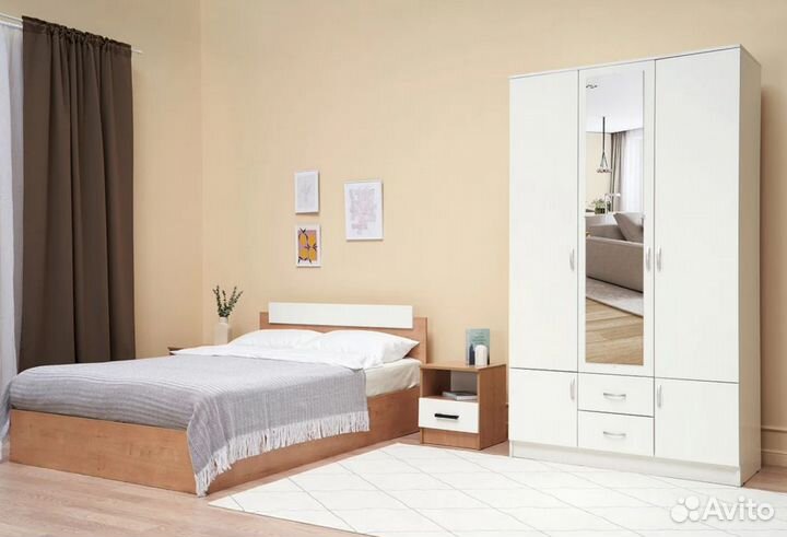 Шкаф распашной с полками и штангой