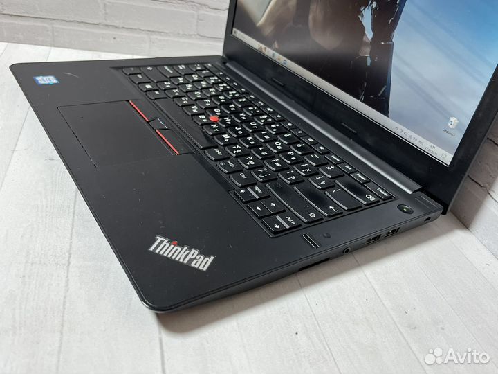 Мощный компактный Lenovo Core i3/FHD/DDR4/SSD180gb