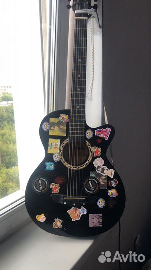 Акустическая гитара