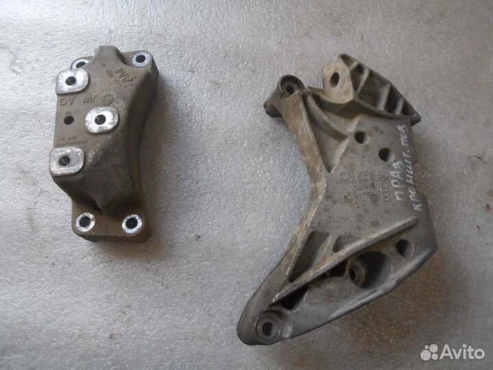 Подушка двигателя кронштейн Skoda Yeti Octavia