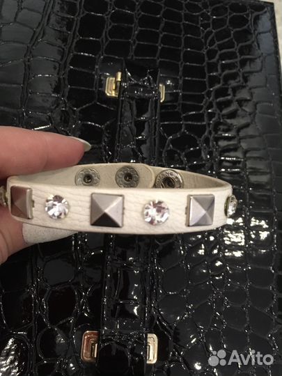 Браслет на кнопках