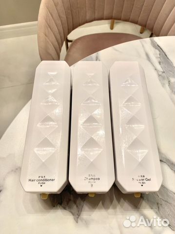 Настенный дозатор для шампуня и гелей