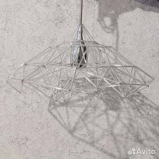 Люстра из молибденового стекла