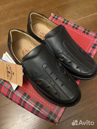 Ботинки новые школьные Chessford 35 размер