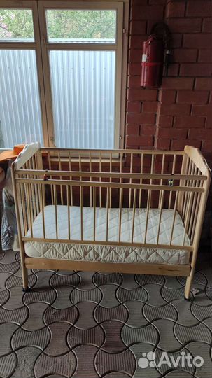 Детская кроватка