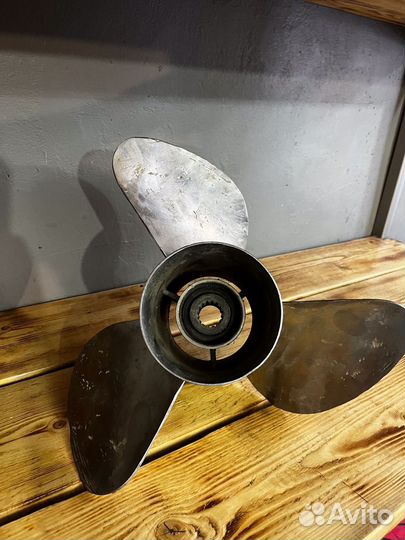 Винт на лодочный мотор