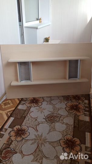 Полка настенная навесная