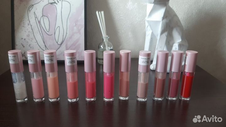 Блеск для губ Vivienne Sabo levgrand volume