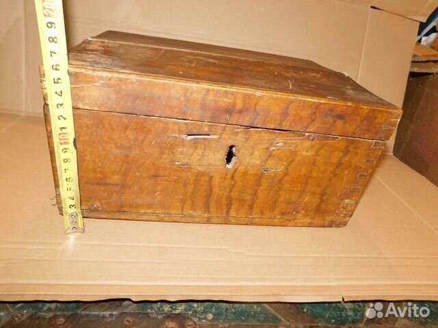 Антикварный, деревянный сундучок-ларец Р.И