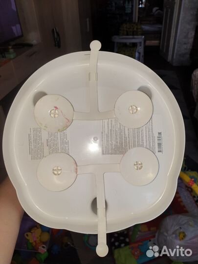 Стульчик для купания в ванной на присосках