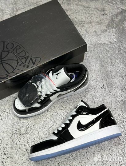Nike Air Jordan 1 Low SE Concord с белой шнуровкой