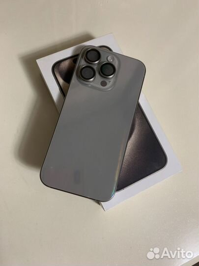 iPhone 15 Pro, 256 ГБ