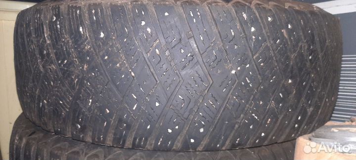 Goodyear UltraGrip Ice Arctic SUV 225/65 R17 102T