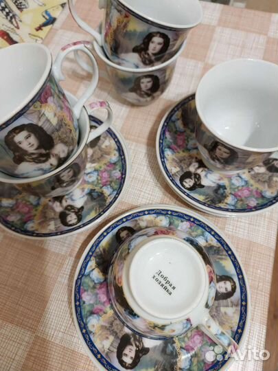 Чайные чашки с блюдцами