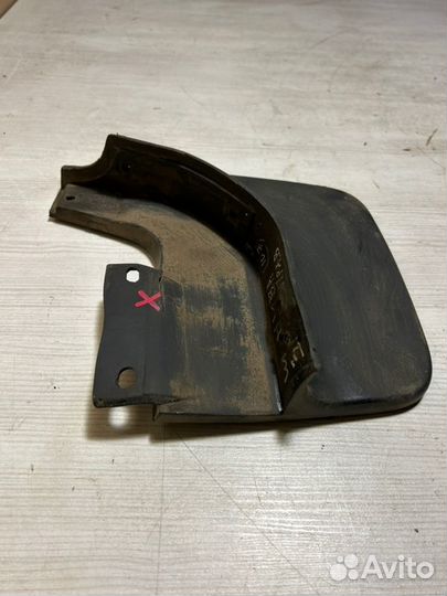 Брызговик задний правый Chevrolet Niva 2020