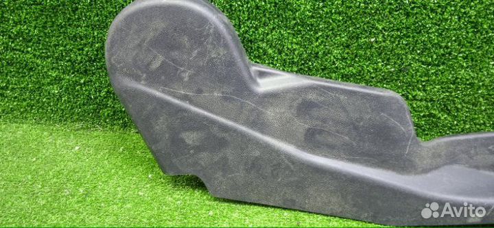 Накладка (кузов внутри) задняя правая Toyota Rav-4