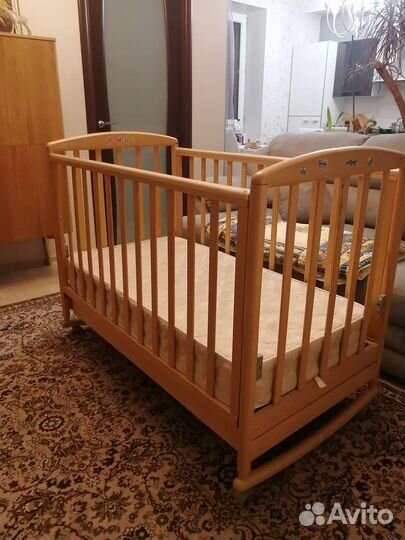 Детская кроватка