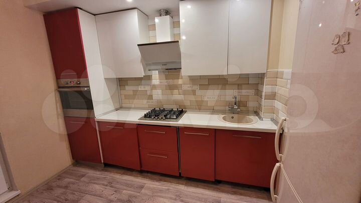 2-к. квартира, 54 м², 3/6 эт.