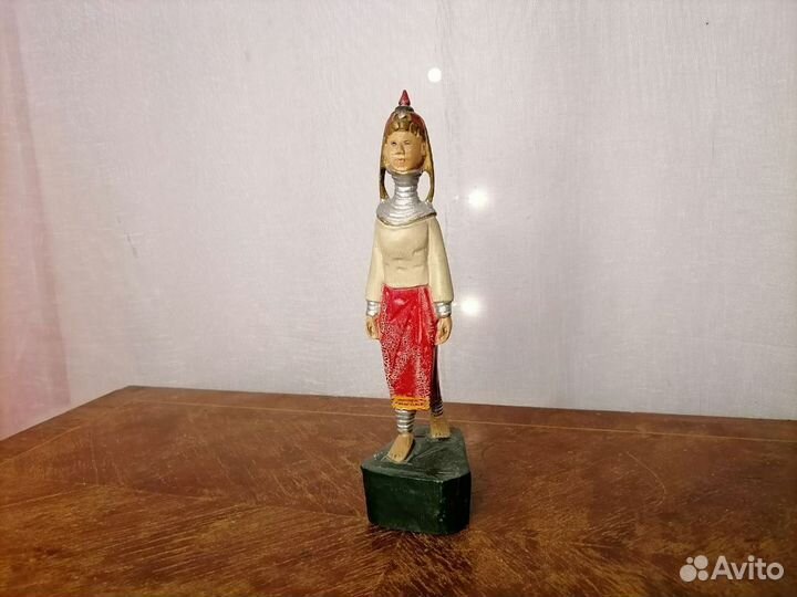 Статуэтка старинная девушка Таиланд дерево