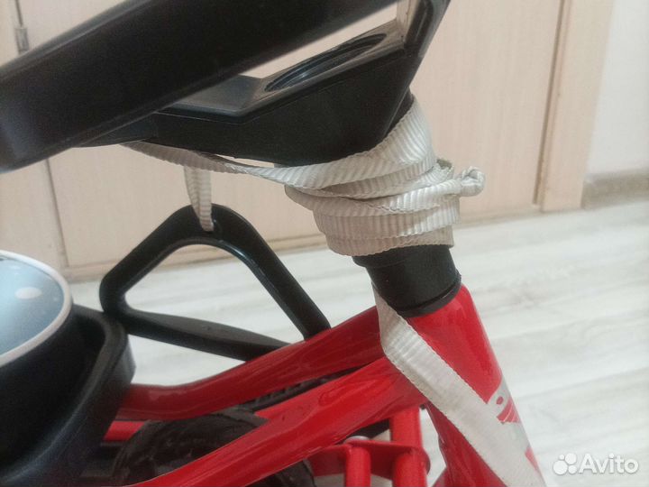 Снегокат с колесами и ручкой