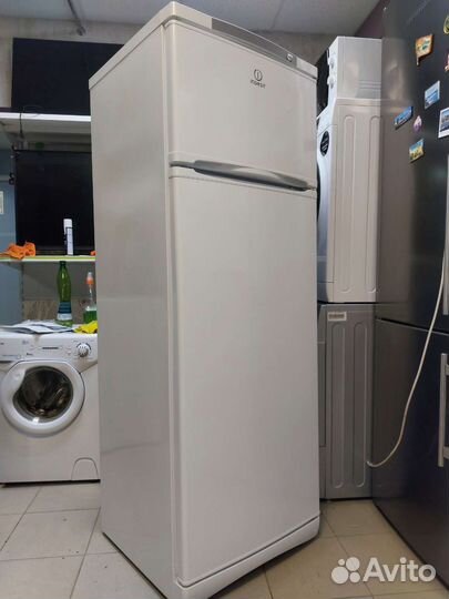 Холодильник Индезит (новый)