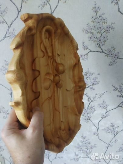 Доска резная деревянная для подачи блюд