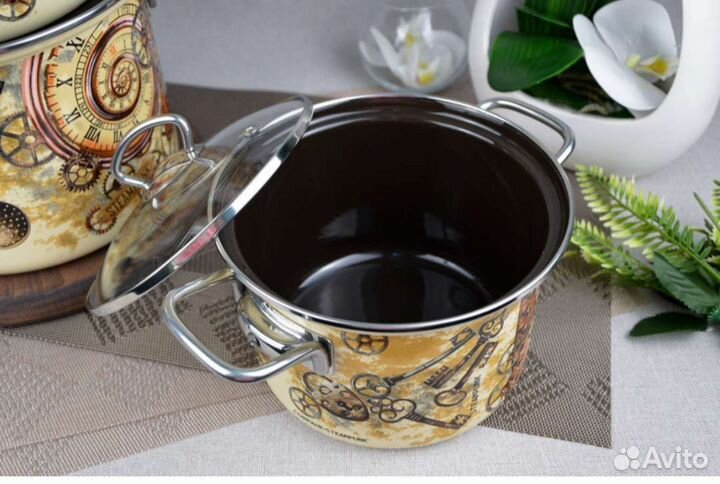 Набор эмалированных кастрюль новый