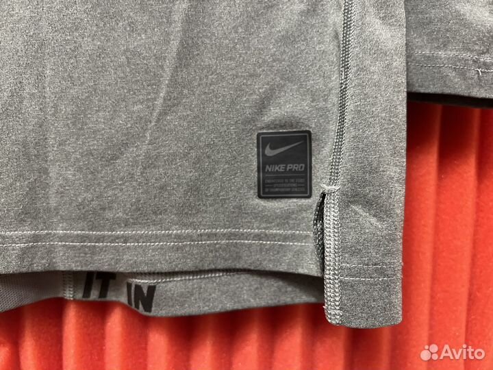 Лонгслив компрессионный Nike