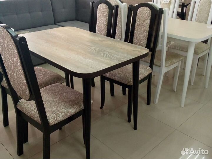 Стол обеденный