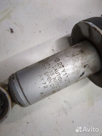 Амортизатор подвески Toyota Sequoia, 2003