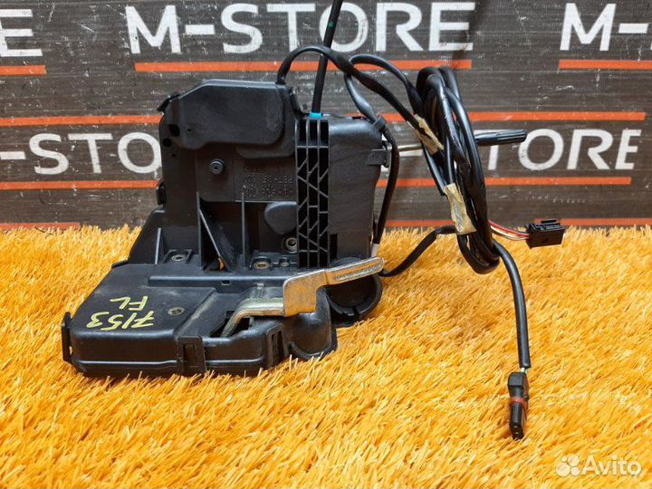 Замок двери передний левый Mercedes-Benz C-Class