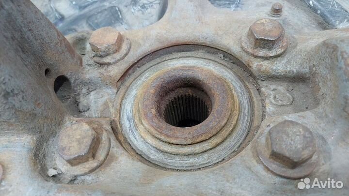 Кулак передний правый 2.9 турбо Volvo S80