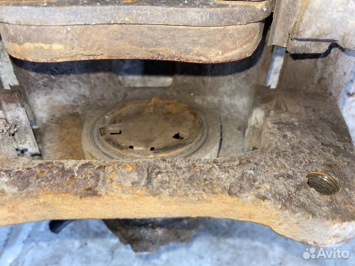 Суппорт передний правый Geely Emgrand Ec7 FE1