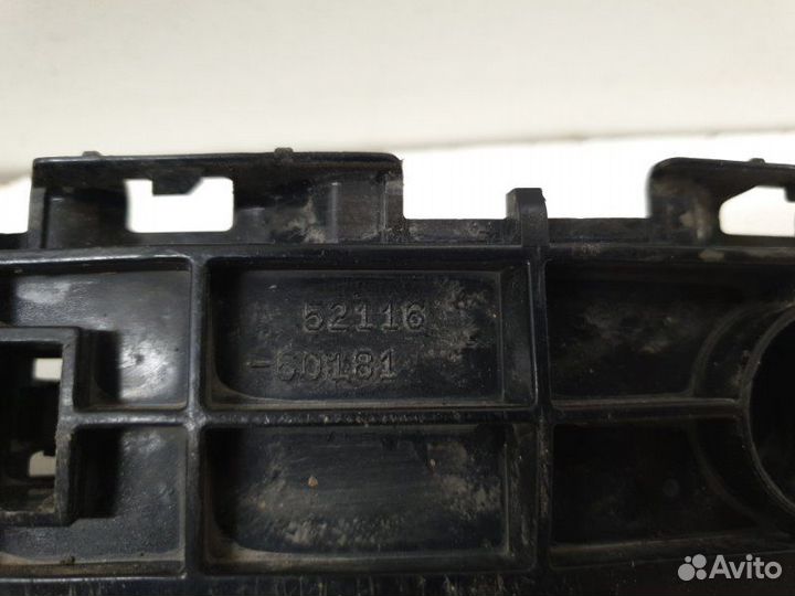 Кронштейн бампера передний левый Toyota Land