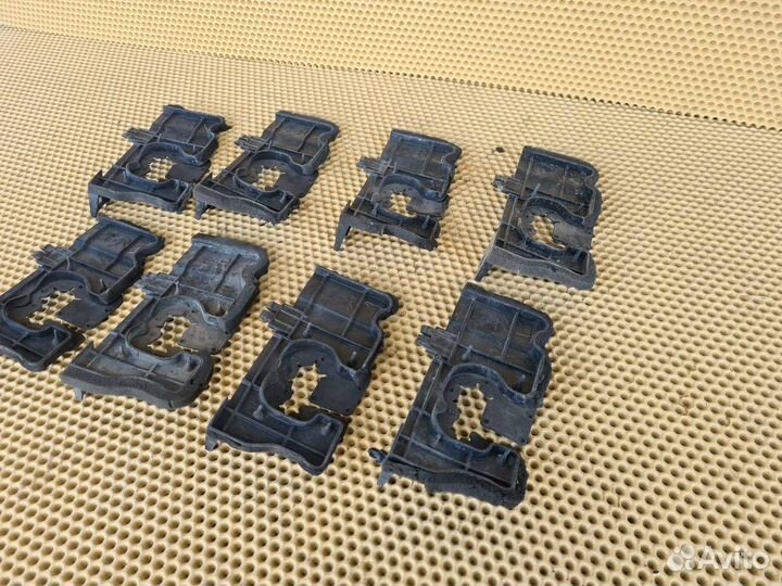 Дефлектор радиатора передний правый Infiniti M25