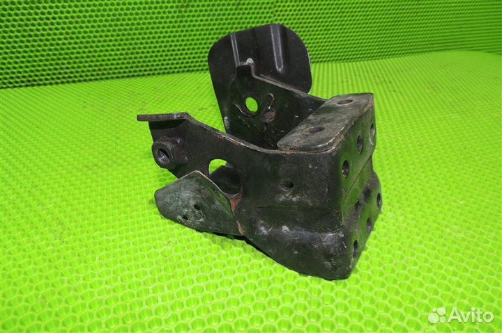 Кронштейн опоры двигателя Nissan Teana J31 VQ23DE