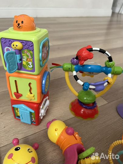 Развивающие игрушки для малышей пакетом