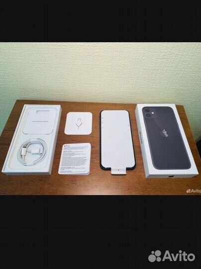 iPhone 11, 64 ГБ