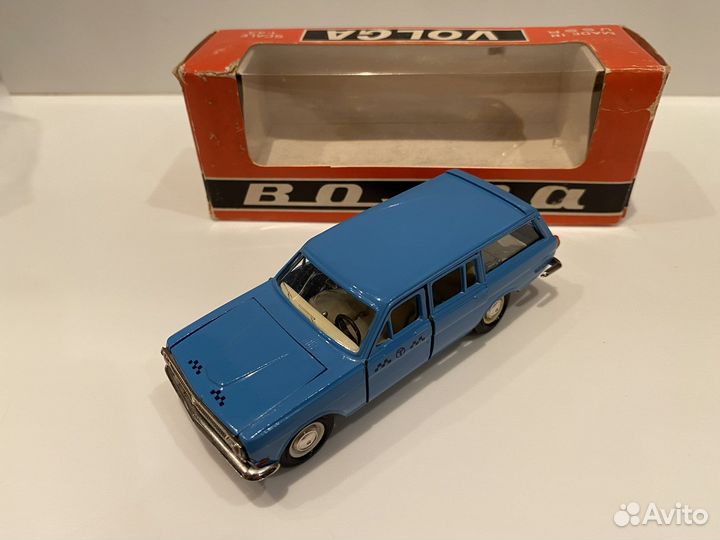 Модель автомобиля Волга газ 2402 1:43 СССР
