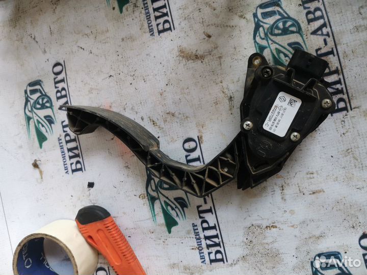 Педаль газа Renault Logan II (2012—2018)