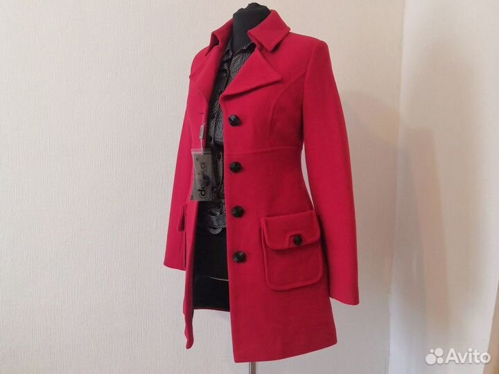 Пальто новое, 36-38 размер