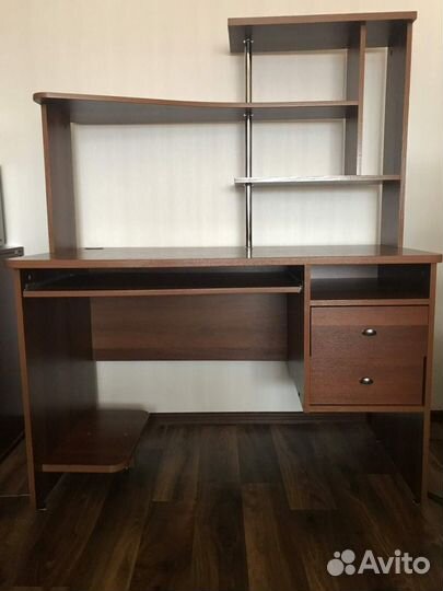 Письменный стол