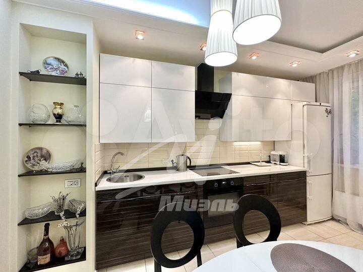 2-к. квартира, 69,5 м², 1/17 эт.