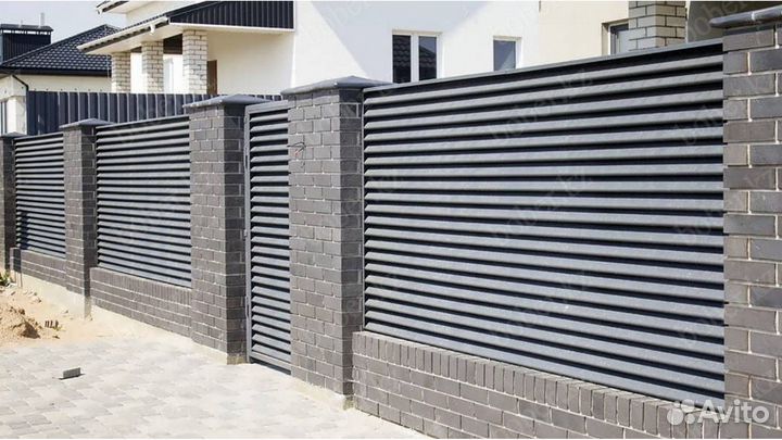 Современные металлические заборы Жалюзи