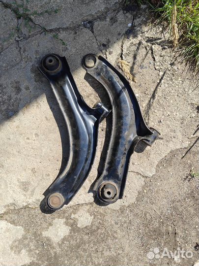 Рычаги передние Ниссан Ноут