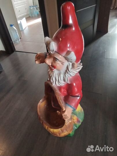 Фигурка гнома. 77 см высотой. Полый. Легкий