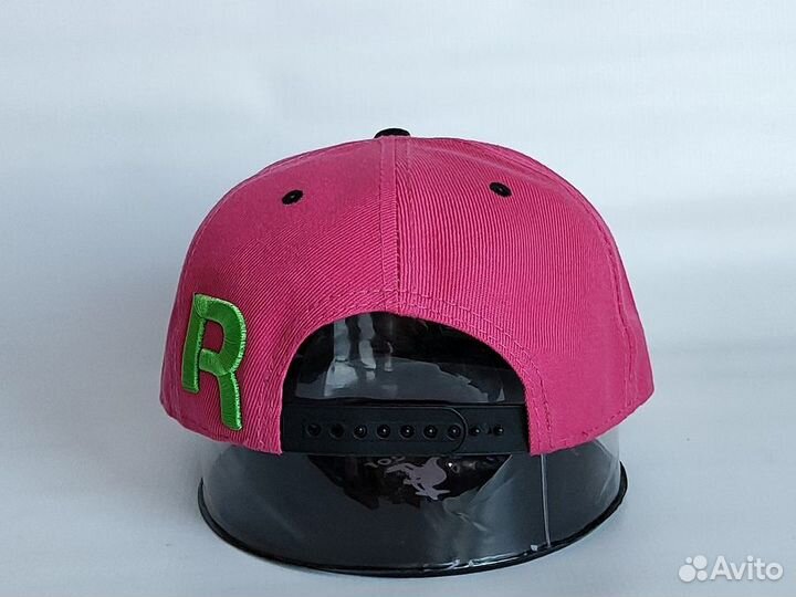 Бейсболка с прямым козырьком 