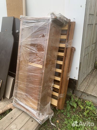 Кроватка детская с ящиком и маятником