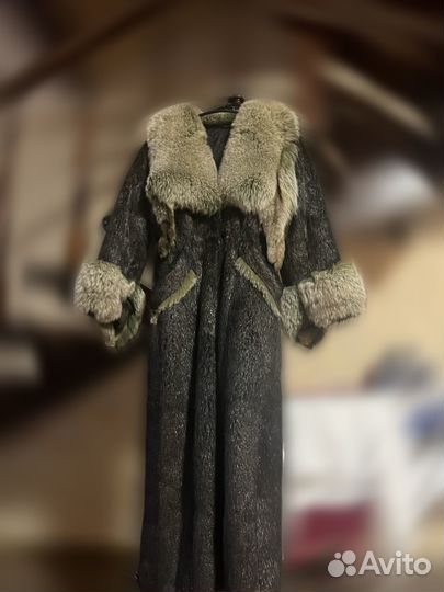 Шуба нутрия с воротником и руковами из песца
