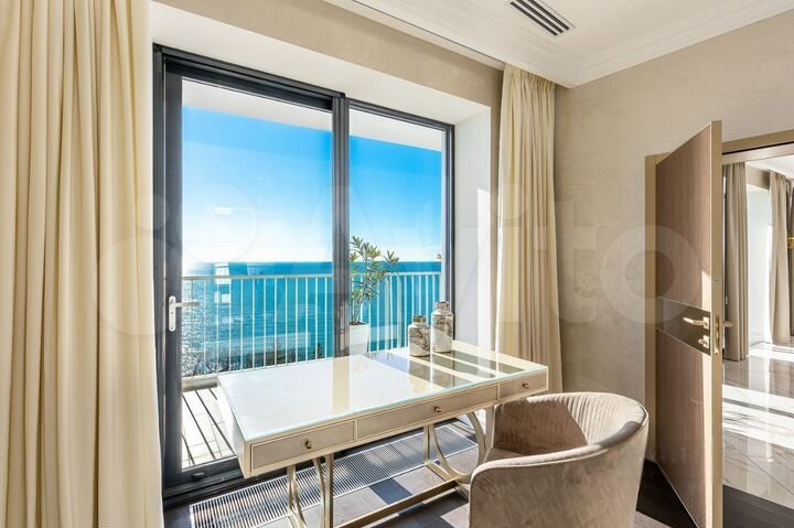 3-к. квартира, 160 м², 20/24 эт.